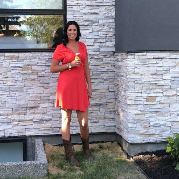 Meet your Posher, Bernadette - Picture 1 of 1